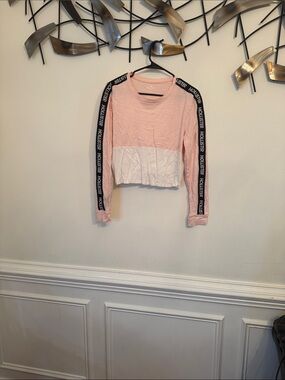 Hollister Women's Pink & White Colorblock Long Sleeve Crop Top